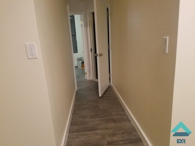 Foto del edificio - 2042 Eastern Pky