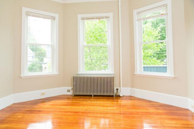 Foto del edificio - 5 bedroom in Somerville MA 02145