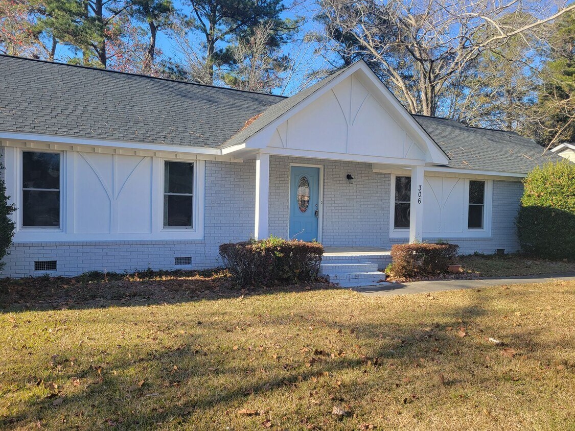 Primary Photo - NEWLY RENOVATED LUXURIOS HOME FOR RENT!