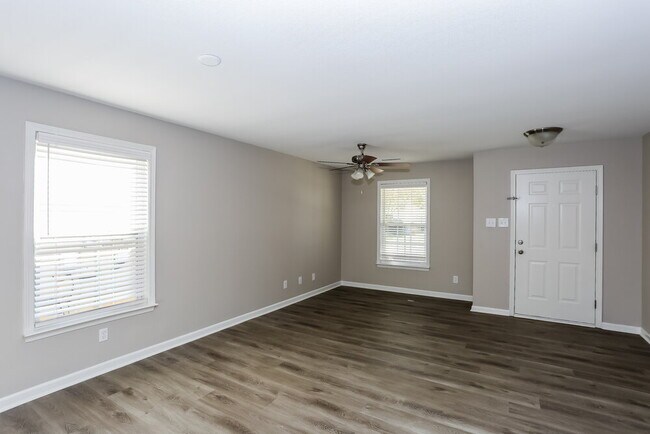 Building Photo - 313 Ranlo Ave