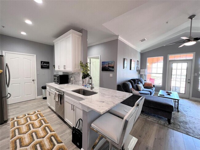 Building Photo - 5000 Culbreath Key Way