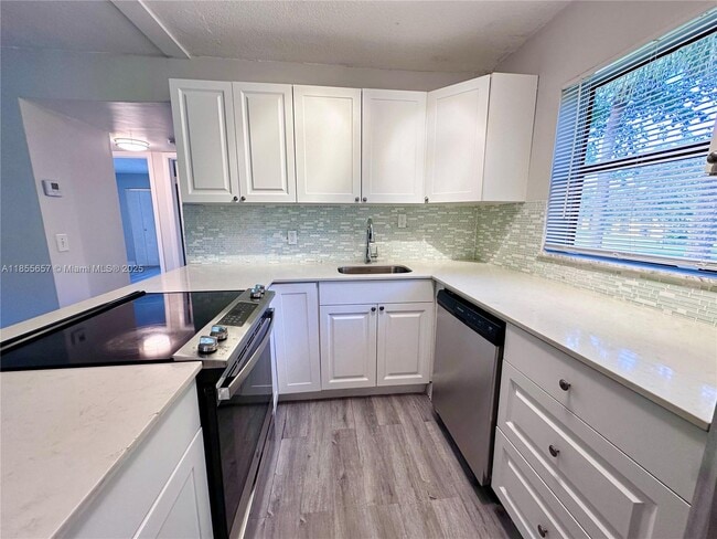 Foto del edificio - 120 Meadows Cir