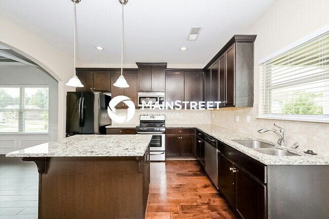 Foto del edificio - 5 Bedroom Pet-Friendly Home in Locust Grove, GA with Main Street Renewal