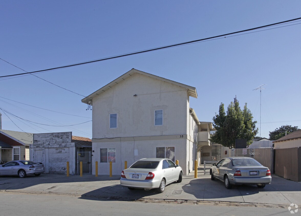 Building Photo - 35 East St