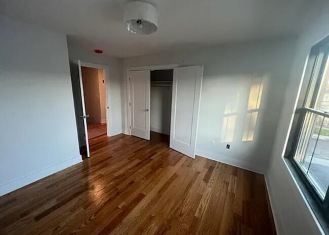 Foto del edificio - 110 Crotona Ave