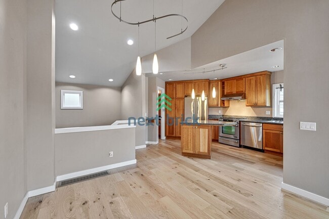 Photo - 2 Bed 2.5 Bath Townhome for Rent