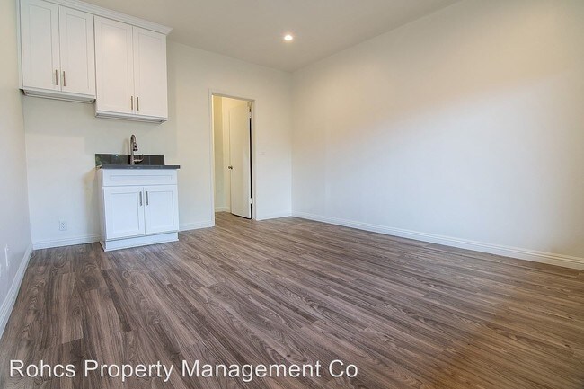 Foto del edificio - 15352 Vanowen St