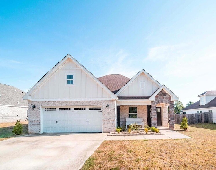 Foto principal - 133 Quail Run Ave