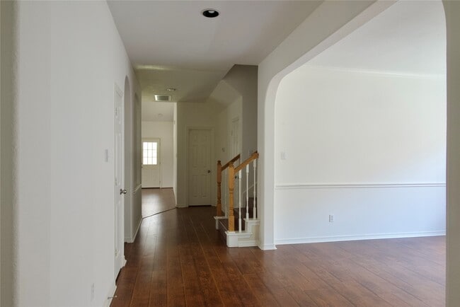 Foto del edificio - 2023 Creek Run Dr