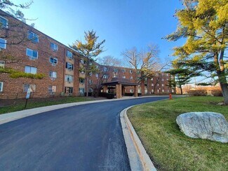 Building Photo - 1500 Robin Cir