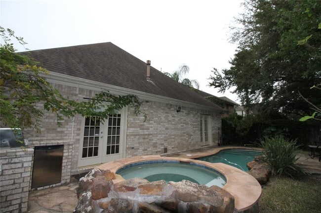Building Photo - 1648 Lakeside Enclave Dr
