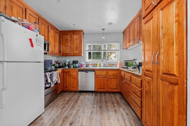 Foto del edificio - 5663 Campanile Way