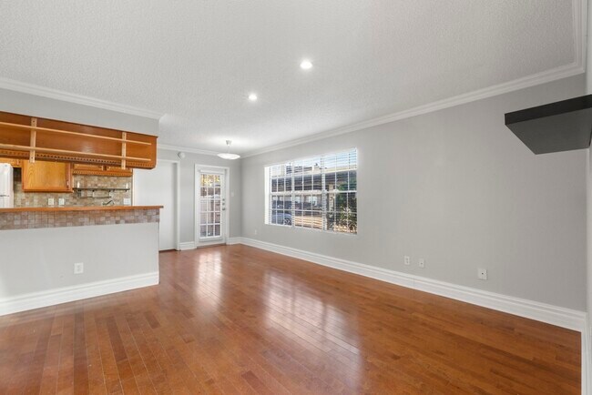 Foto del edificio - 2750 Holly Hall St