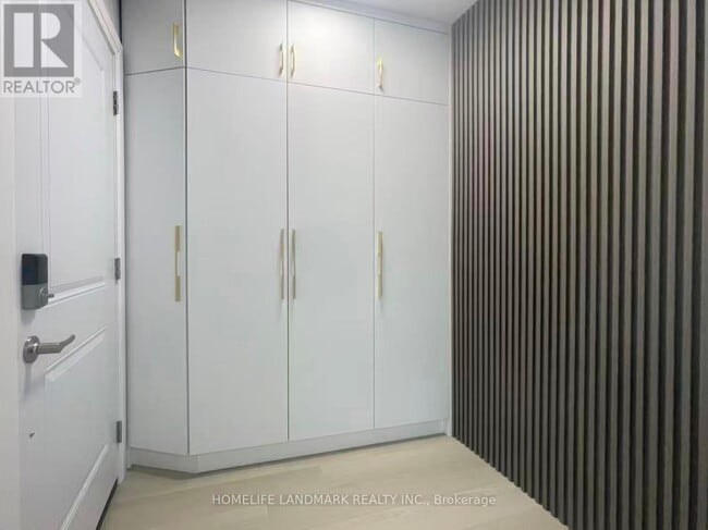 Photo du bâtiment - 544 Indian Rd