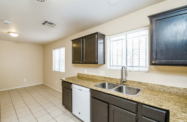Foto del edificio - 3143 W Roeser Rd