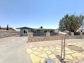 Building Photo - 10168 Wolverine Dr