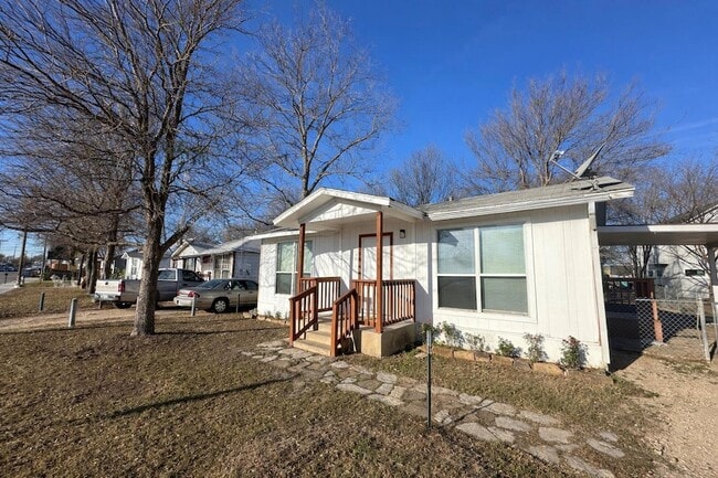 Building Photo - 600 Springdale Rd