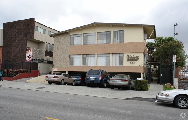 Foto del edificio - 256 S Hobart Blvd