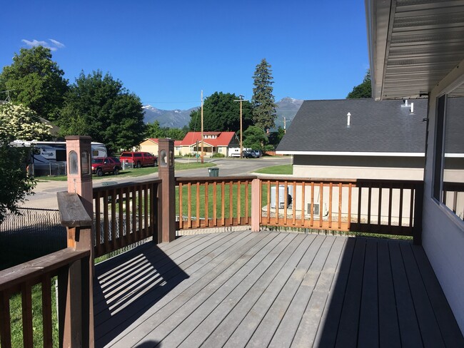 Building Photo - 2 bed 1.5 bath in Corvallis, near schools