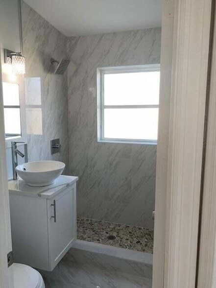 Foto del edificio - 5672 Purdy Ln