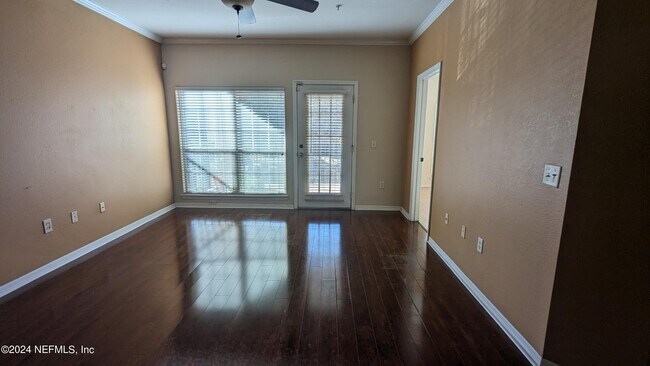 Foto del edificio - 7800 Point Meadows Dr