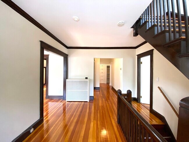 Building Photo - 58 Dunster Rd