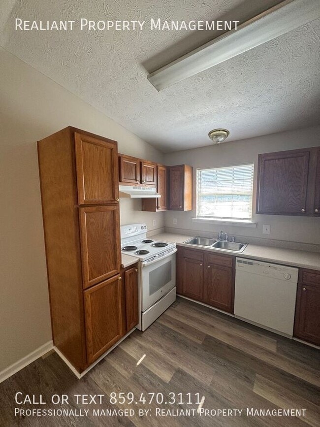 Building Photo - 303 Parker Pl