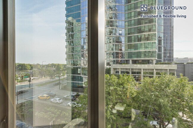 Foto del edificio - 1210 S Indiana Ave