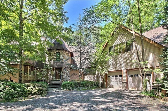 Building Photo - 131 Ski Haven Dr