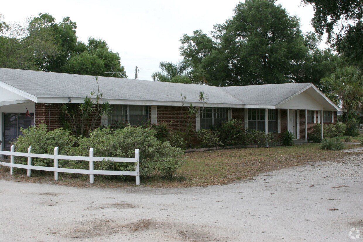 Primary Photo - 3813 State Road 60 E