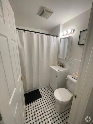 Building Photo - 468 Beacon St