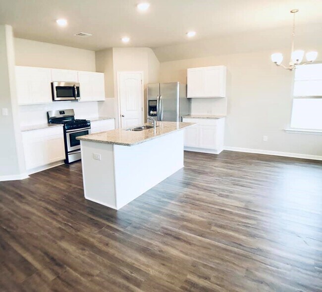 Building Photo - 44154 Covington Ridge Dr