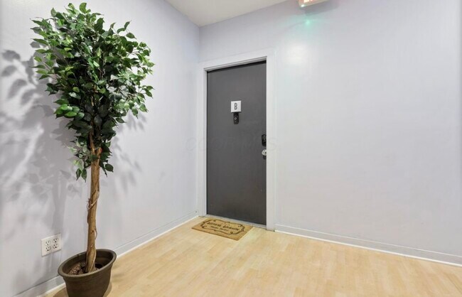 Foto del edificio - 974 N High St