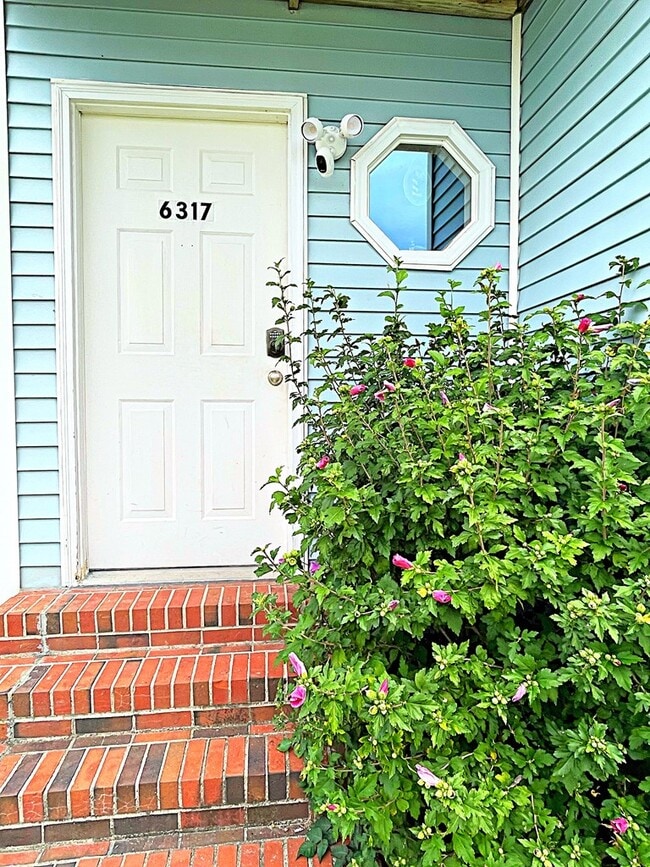 Building Photo - 6317 Teal Ln