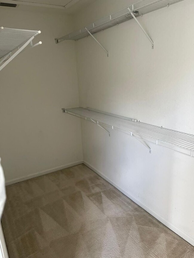 Building Photo - Fabulous 3/2.5 Townhouse located in The Vistas at Stonebridge Commons