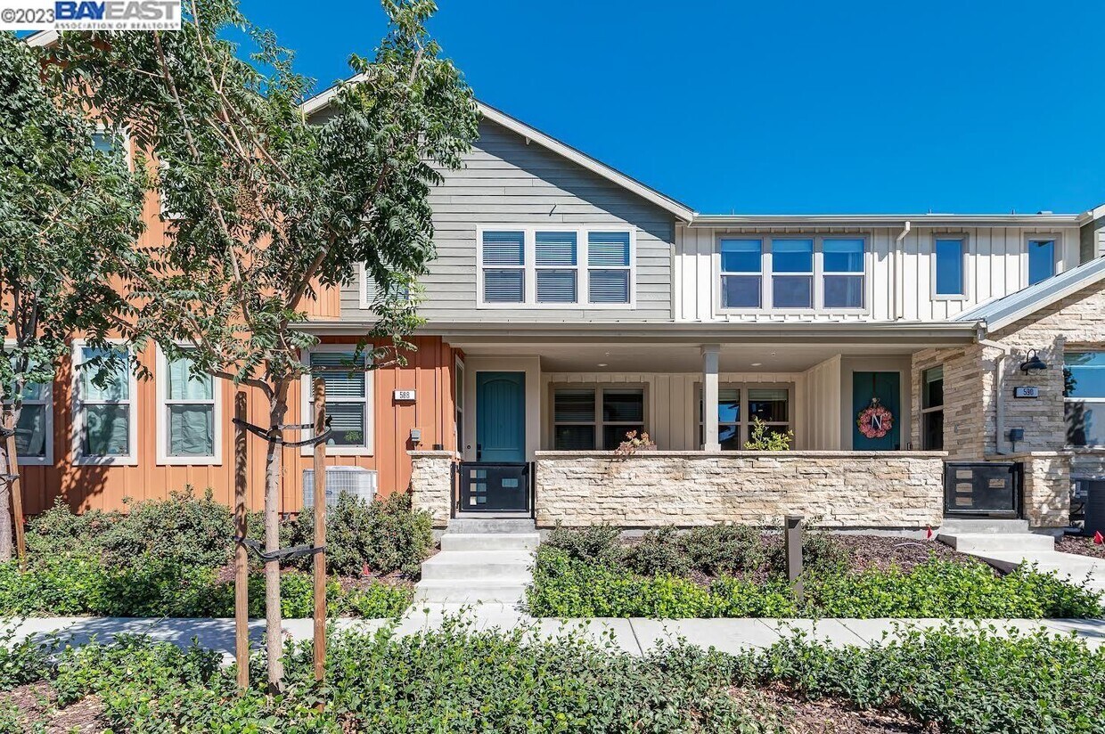 Foto principal - 588 Sandalwood Dr