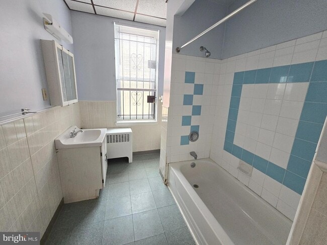 Building Photo - 5315 Master St