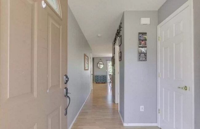 Foto del edificio - Lovely 3 bedroom Home in Pioneer Place!