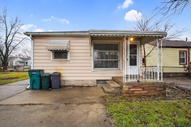 Building Photo - 758 Silman St