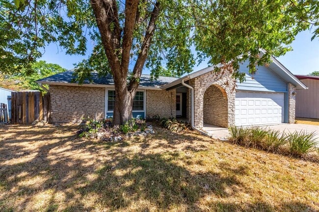 Building Photo - 1202 Wroxton Way