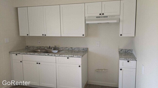 Building Photo - 2 br, 1 bath House - 6437 S 10th St #19