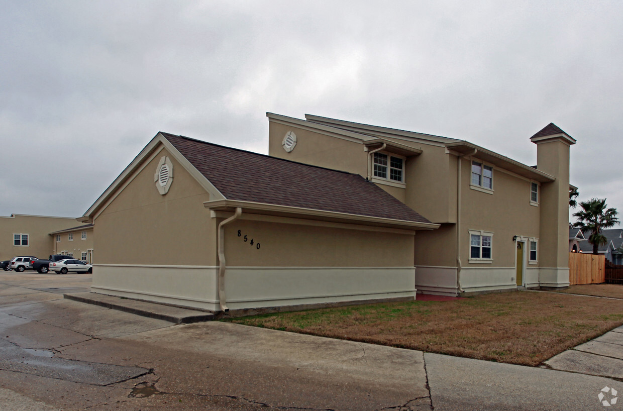 Primary Photo - Bedford Place Apartments