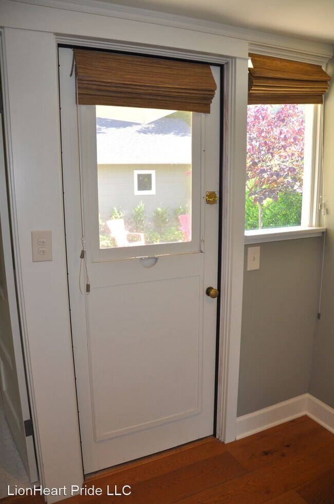 Foto del edificio - 3 br, 3 bath House - 530 East Almond