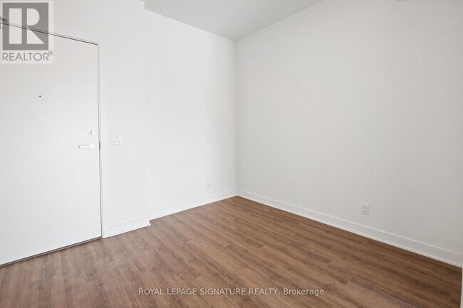 Photo du bâtiment - 51 Clarington Blvd