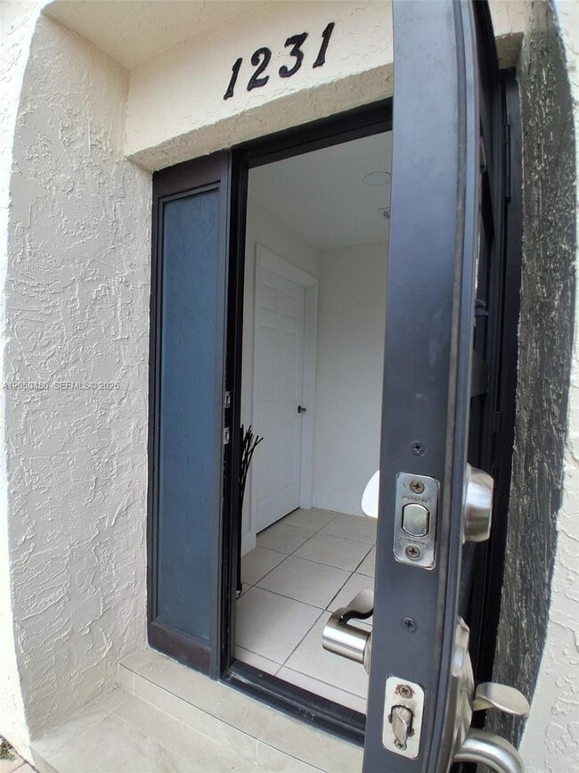 Foto del edificio - 1231 SW 136th Pl