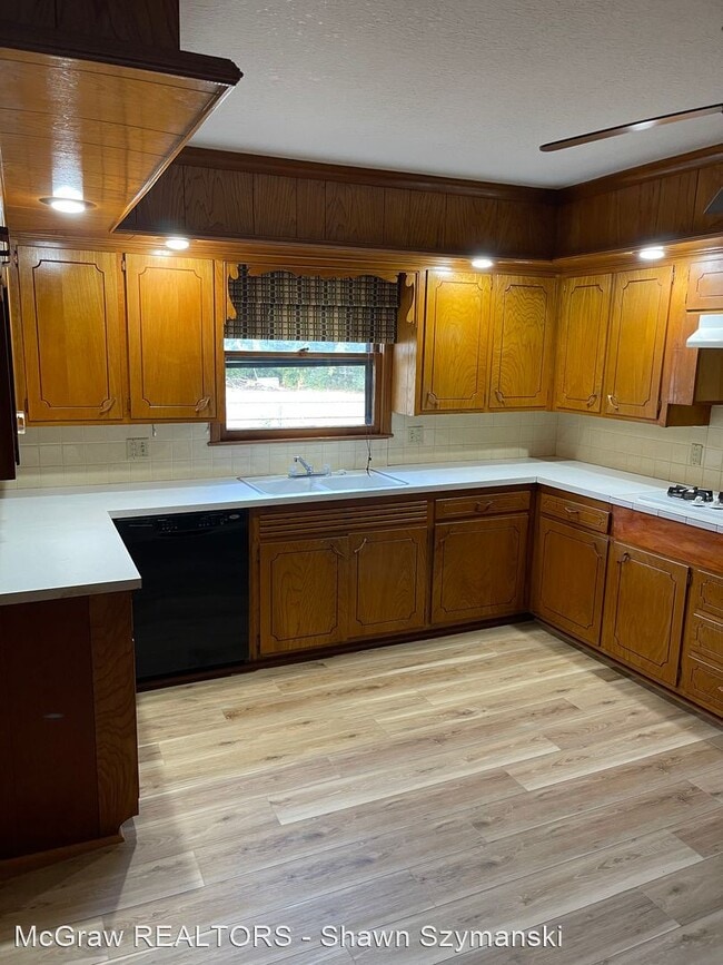 Building Photo - 3 br, 3 bath House - 2614 W Broadway