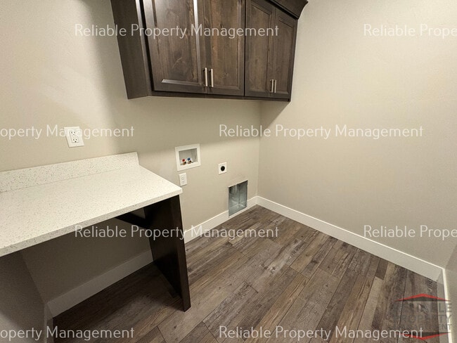 Building Photo - 1042 Villa Vista Dr