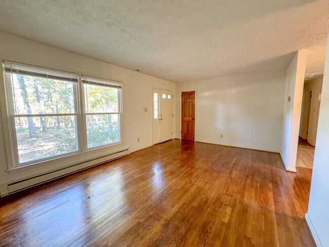 Foto del edificio - 3Bed/1.5bath Troy VA Rental