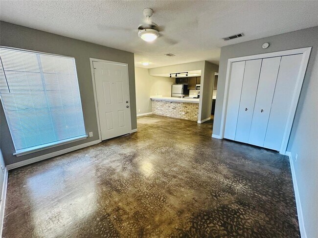 Building Photo - 3418 Willowrun Dr