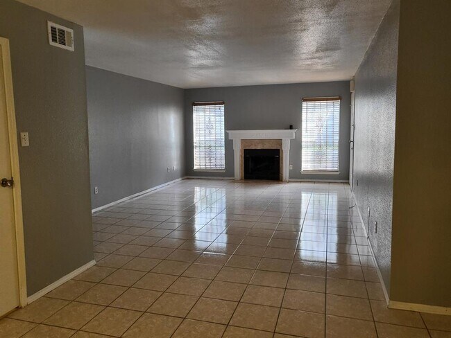Building Photo - 7400 Bellerive Dr